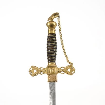 Espada masónica con vaina y pomo en forma de águil