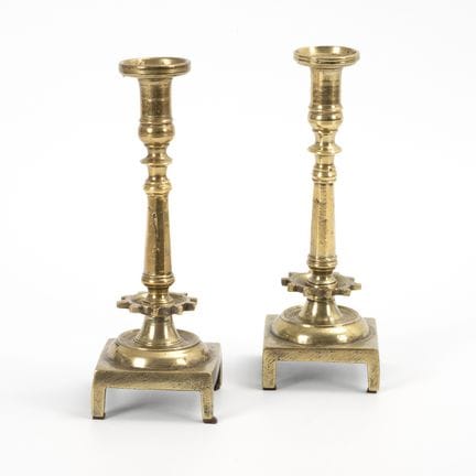 Par de candelabros del barroco temprano.  
 

 Pro