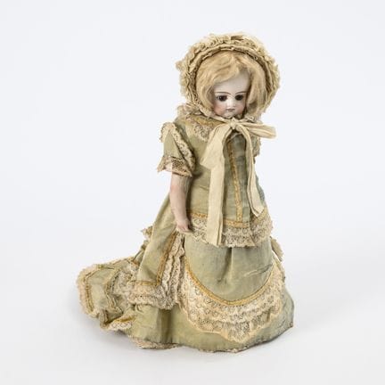 Puppenautomat auf Rädern.  

Ungemarkt. Um 1890.
 