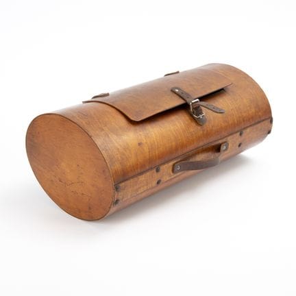Bolso de madera poco común, Thonet.  
 

 
  
 

 