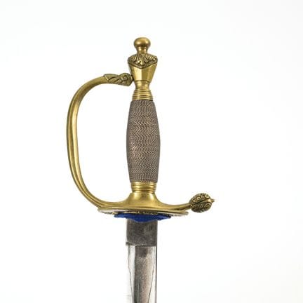 Espada inglesa pesada con vaina.  

Probablemente 