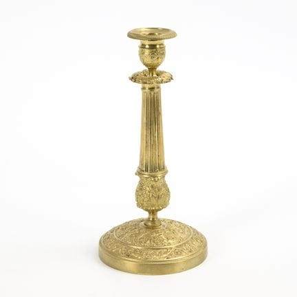 Candelabro.  
 

 Hacia 1840. 
  
 

 Bronce. Altu