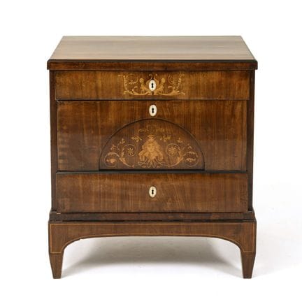 Commode de style classique.  
 

 Allemagne du Nor