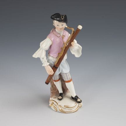 Fagottista. Meissen.  
 

 Spade con pomello, dal 