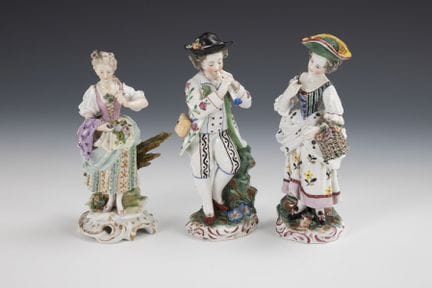 3 figurines de jardiniers.  
 

 Fin du XIXe siècl