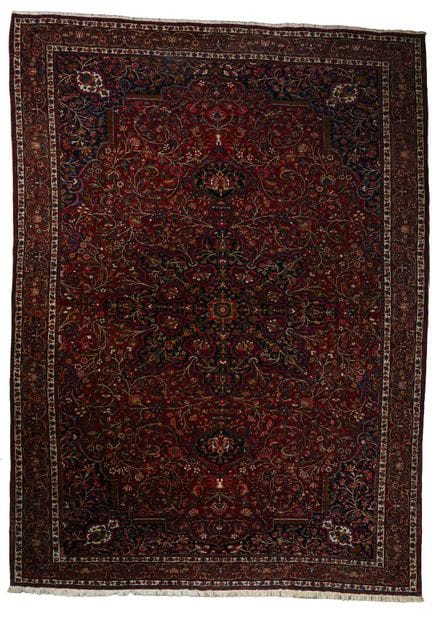 Grand tapis à médaillon.  

XXe siècle. Probableme