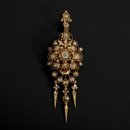 Historische Anhänger-Brosche mit Diamantrosen.  
 