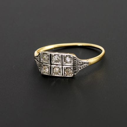 Art déco-Ring mit Diamanten in Silber.  

 
 

Gel