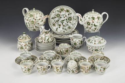 鸟类图案茶具套装。劳恩施泰因。  
 

 带有“Rn”旗形标记，约1900年。 
  
 

 绿
