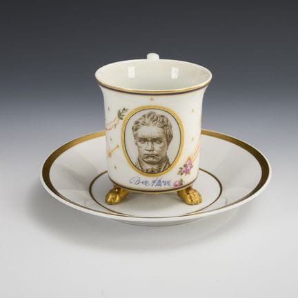 Tasse à portrait : Beethoven. KPM Berlin.  
 

 Ma