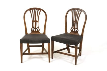 2 chaises rembourrées anglaises. Dans le style de 