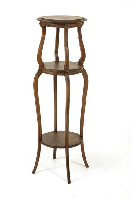 Art Deco palm table.  

1930s.
 

Walnut, veneered