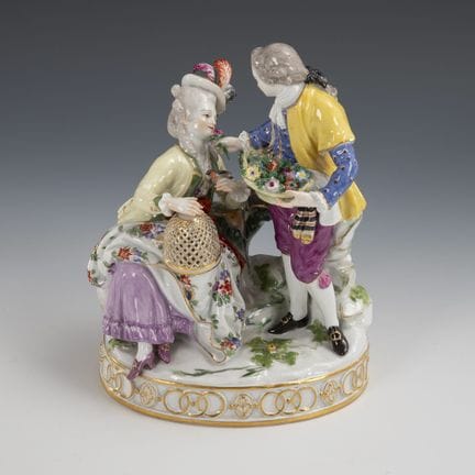 Gruppo amorino con uccellino. Meissen.  
 

 March
