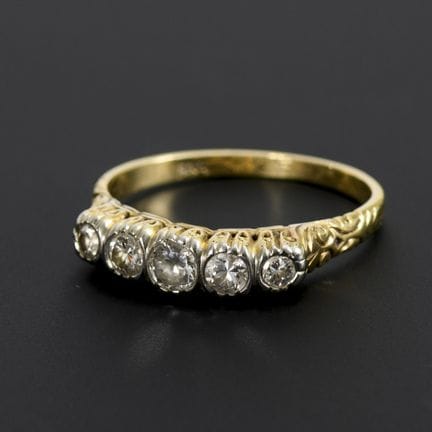 Historischer Ring mit Diamanten.  
 

 
  
 

 Gel