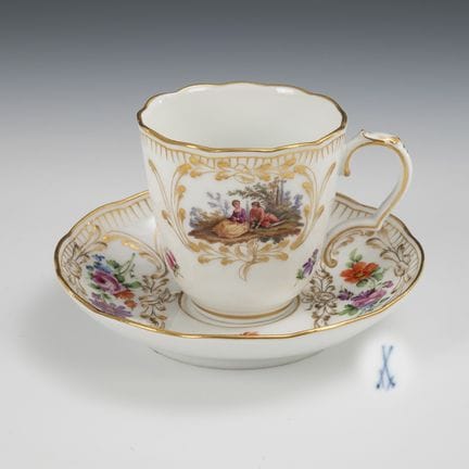 Tazza con decorazione in stile Watteau. Meissen.  