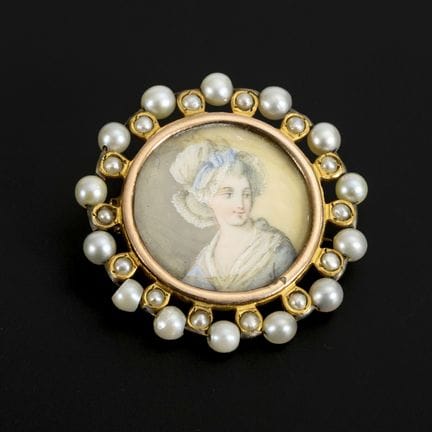 Brosche mit Damen-Portrait.  

 
 

Gelbgold 585 g