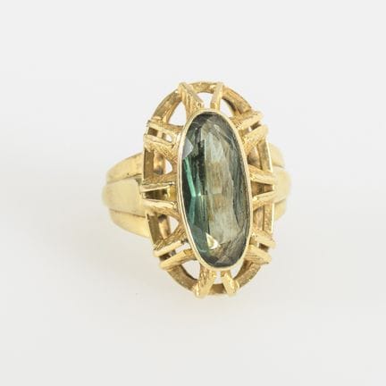 Ring mit grünem Farbstein.  
 

 
  
 

 Mit unged
