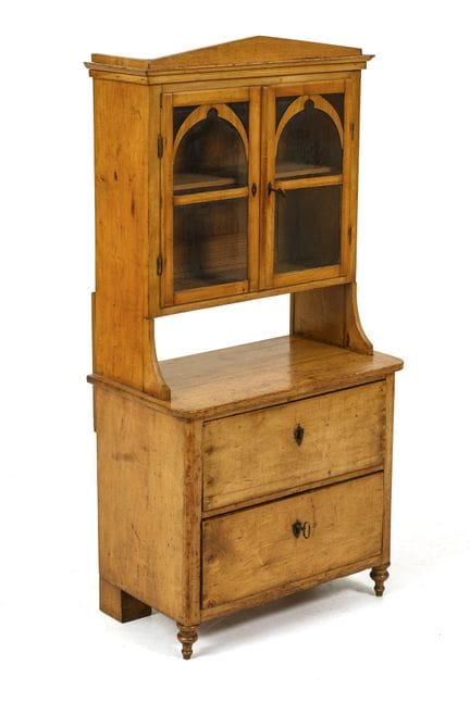 Spätbiedermeier-Modellschränkchen.  
 

 Mitte 19.