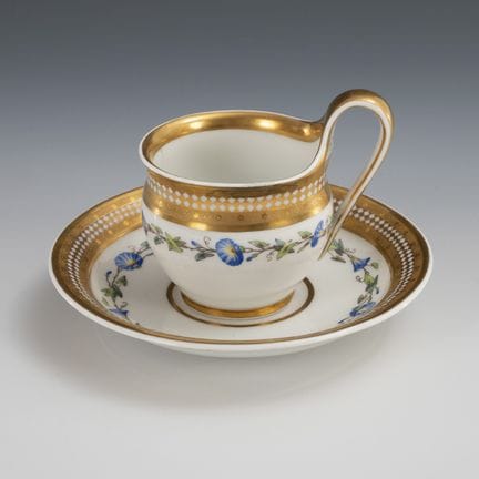 Tazza da vetrina in stile Biedermeier con volute a