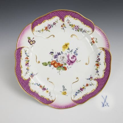 Piatto barocco del “Servizio di Schwerin”. Meissen
