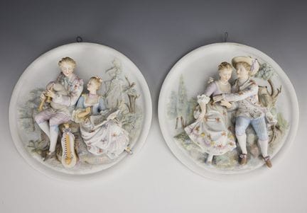 Paire de tableaux muraux figuratifs représentant d