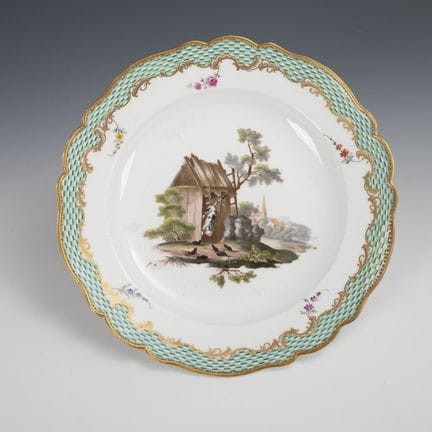 Baroque plate with a cat motif. Meissen.  
 

 Swo