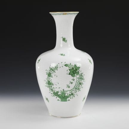 Vase de sol « vert Apponyi ». Herend.  

Cachet, 2