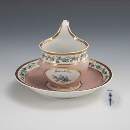 Tazza “Freundschaft” con fondo rosa. KPM Berlino. 