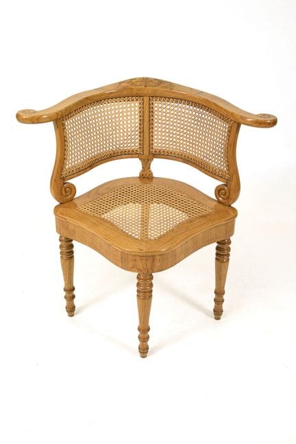 Fauteuil d'angle de bureau avec tressage viennois.