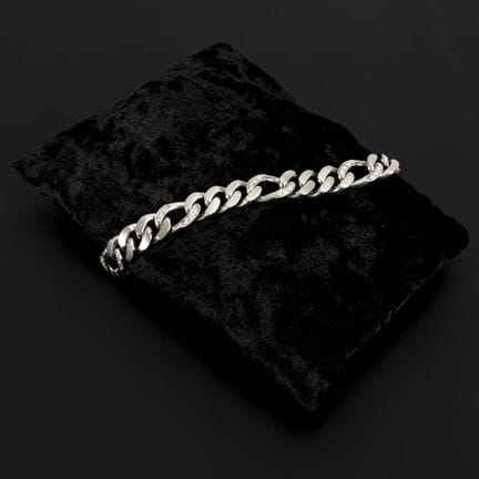Bracciale a maglia corazzata con diamanti.  
 

 
