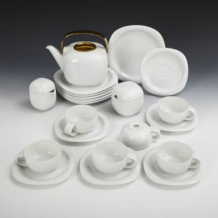 “Suomi”茶具套装。罗森塔尔。  

“studio-linie”系列印记，自1976年起。设计