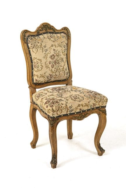 Chaise rembourrée de style baroque de Dresde.  
 
