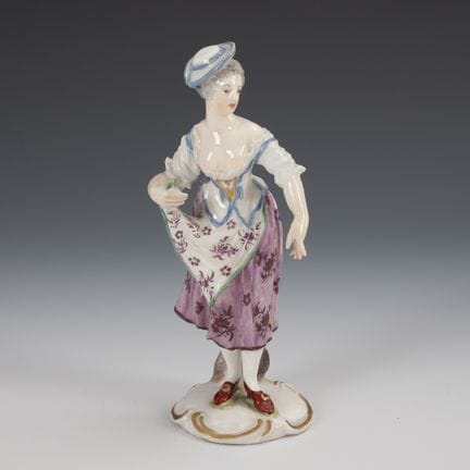 Frau mit Schürze. Ludwigsburg.  
 

 Blaumarke, 17