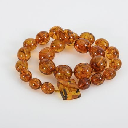 Collana con perle a forma di oliva di dimensioni e