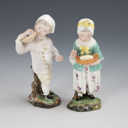 2 Kinderfiguren. Höchst.  

Radmarke, 2. H. 18. Jh