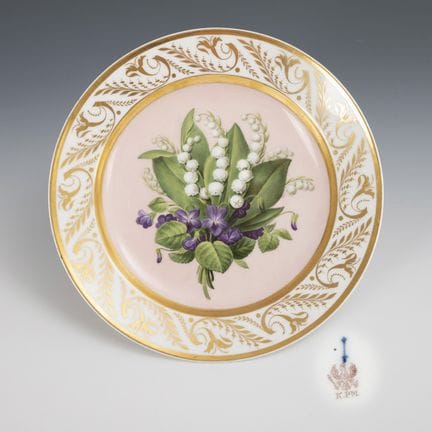 Piatto in stile Biedermeier con decorazioni florea