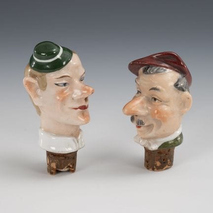 2 bouchons figuratifs.  
 

 Sans marque, probable