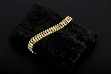 Doppelpanzerketten-Armband.  
 

 
  
 

 Gelbgold