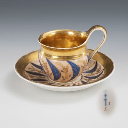Tazza da vetrina. KPM Berlino.  
 

 Marchio dello