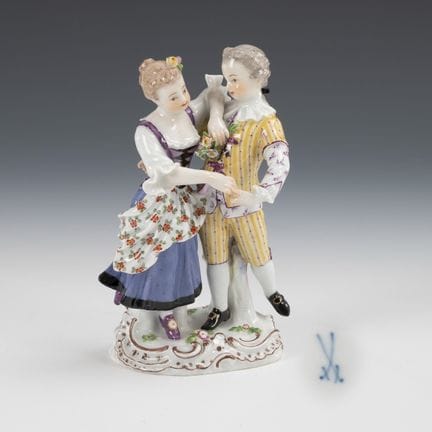 Bambini giardinieri danzanti. Meissen.  

Spade co