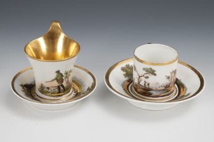 2 Empire-Vitrinentassen.  
 

 Um 1800. 
  
 

 Po
