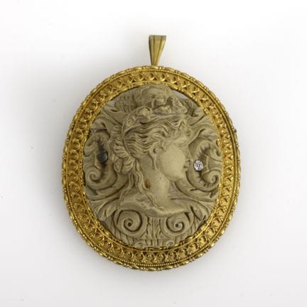 Historische Lavastein-Kamee als Anhänger.  
 

 
 