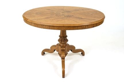 Oval Louis-Philippe table.  
 

 Circa 1860–70. 
 
