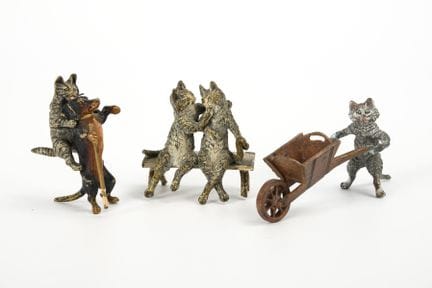 Wiener Bronze (?): 3 Katzen 
 

 Bronze, polychrom