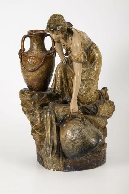 Figur: Wasserschöpferin. Wiener Manufaktur Friedri