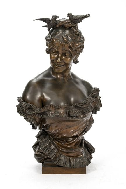 REYNÉS,  

Große Jugendstil-Bronzebüste einer Frau