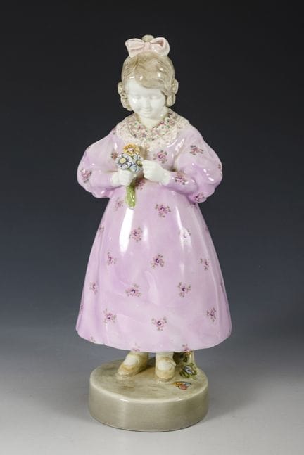 Ragazza in stile Biedermeier. Manifattura viennese