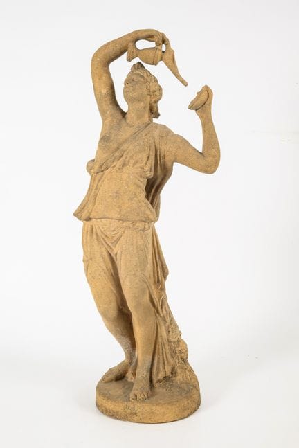 Baccante 
 

 Terracotta, di colore grigiastro. No