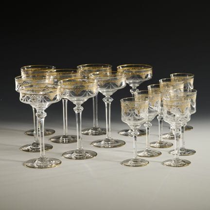 8 bicchieri da champagne e 7 bicchieri da vino del