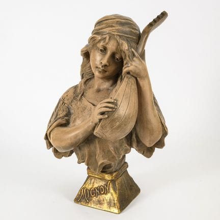 Büste "Mignon".  
 

 Ungemarkt, Ritzsignautr "G V